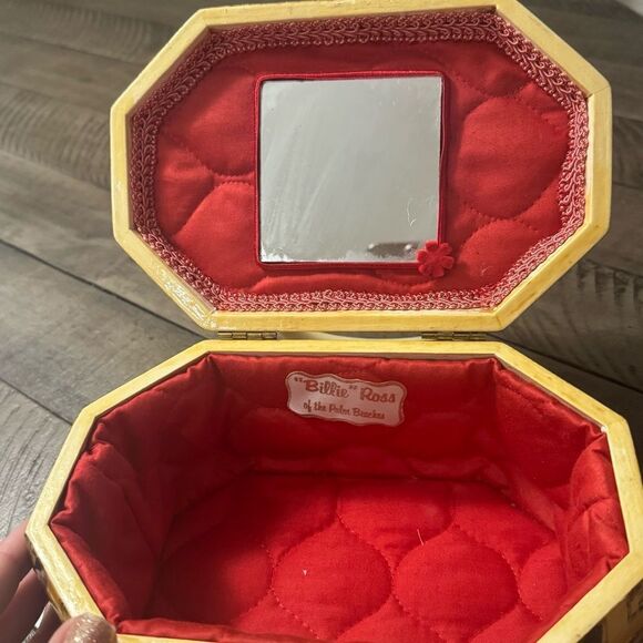 Vintage Billie Ross Of The Palm Beaches Decoupage Octagon Wood Box Purse Lucite - Picture 8 of 9